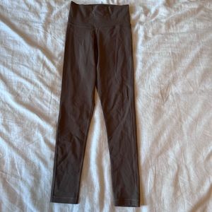 TnaLIFE Cheeky Hi-Rise Leggings